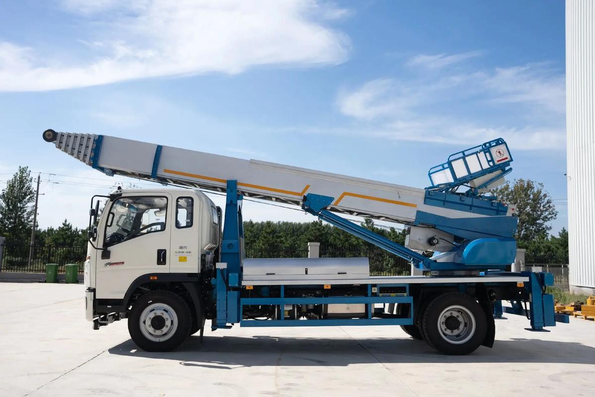 镇宁云梯上料车租赁费用