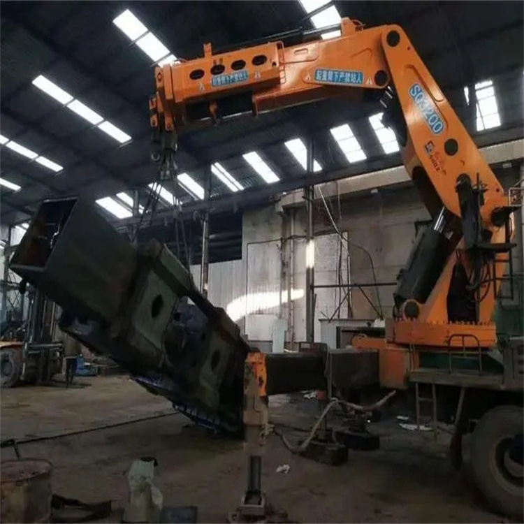 镇宁130吨折臂吊车出租吊机租赁附近电话