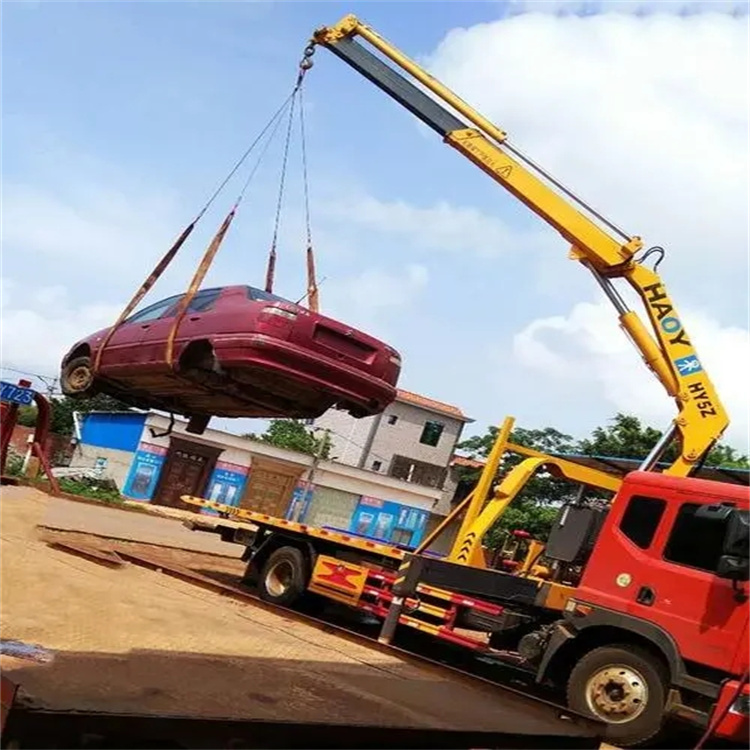 镇宁吊车吊汽车的正确方法